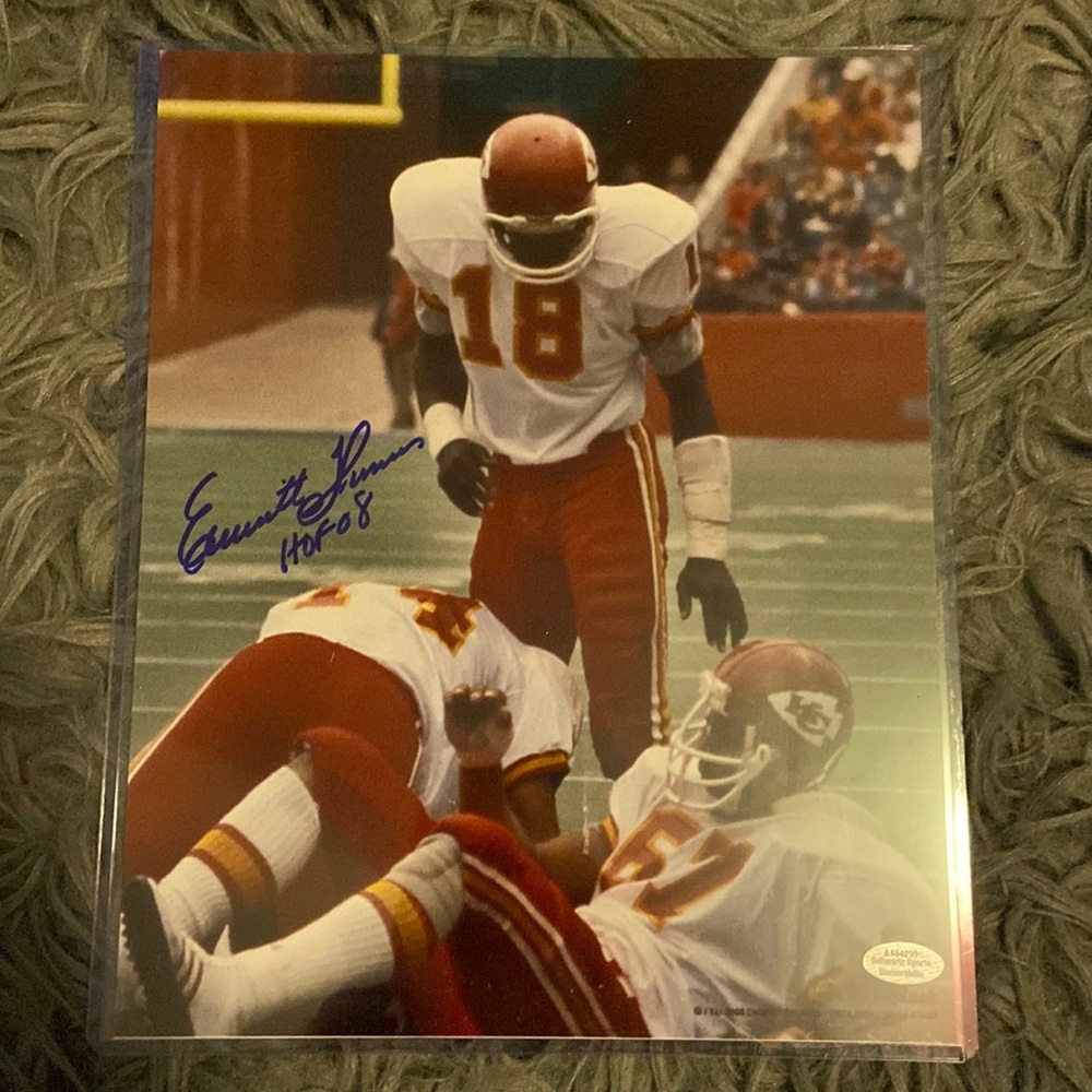 Emmitt Thomas hand-signed 8x10 inch photo inscribed “HOF ‘08”